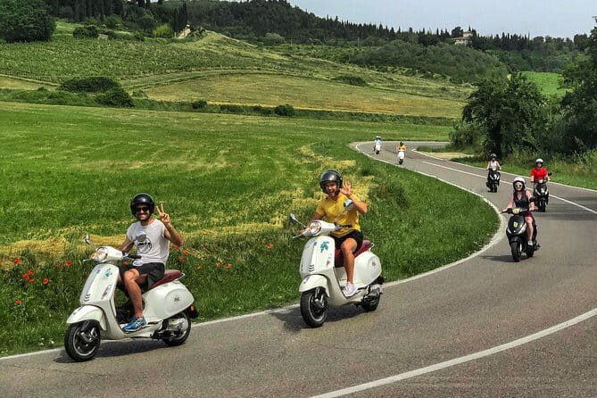 PRIVATE WINE TOUR TUSCANY Chianti Wineries, Expert English driver - Who this private Chianti tour fits best