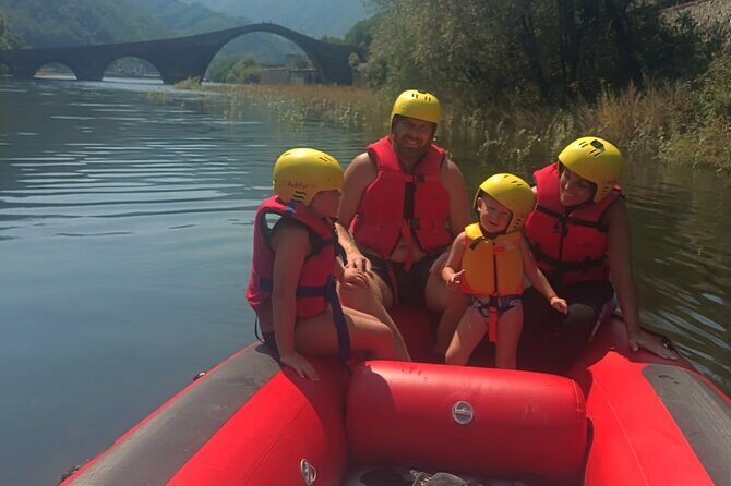 Rafting activity with family in Lucca - Getting to the Start: Parking, Changing, and Minibus Rides