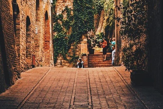 San Gimignano and Volterra Tour by Private Luxury Van - Florence pickup and private van comfort: less chaos, more Italy