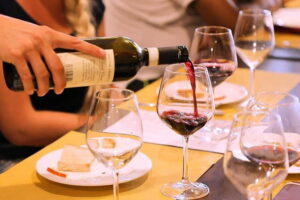 San Gimignano, Siena, Monteriggioni, Chianti Day Trip with Lunch & Wine Tasting - Piazzale Montelungo check-in and the stuff you must bring