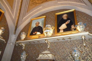 Santa Maria Novella: the Church, the Pharmacy, the Museum - Entering the Basilica: frescoes, crucifixes, and the meaning behind the art