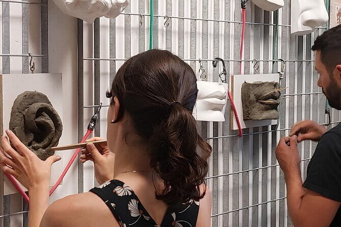 Sculpture in Florence : Traditional Clay modelling class - Meeting point in Florence: where the class starts