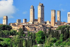 Siena Monteriggioni San Gimignano with Lunch&WineTasting Fullday from Florence - Pisa first: make the most of Piazza dei Miracoli without a guide in the crowd