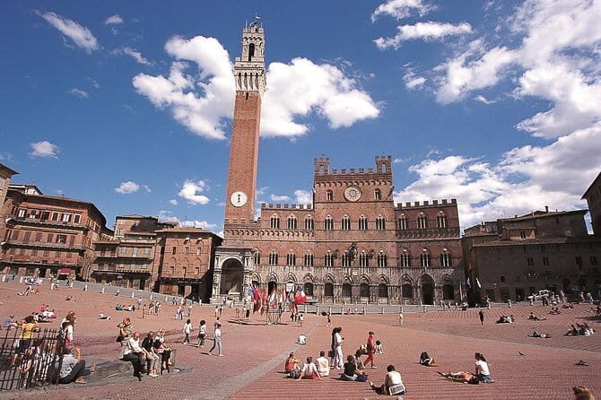 Siena San Gimignano Pisa Escorted Transport and Optional Lunch - The reality of the coach: comfort, parking, and what you wear