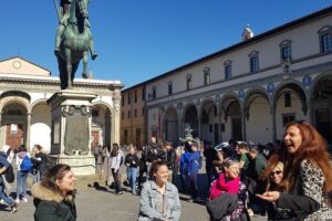 Sit and walk Florence tour with Gelato - The stool-and-headset comfort setup