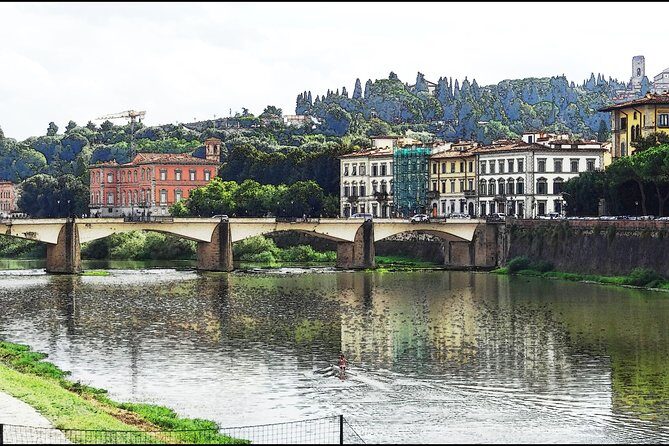 Sit and walk Florence tour with Gelato - Gelato and snacks: when the food stop actually helps your pace