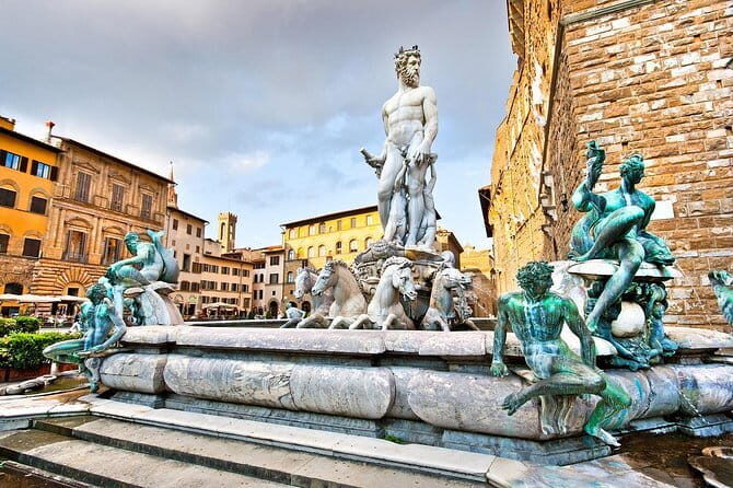 Skip the line: Accademia Small Group and walking tour of Florence - Ponte Vecchio: the “old bridge, new shops” lesson