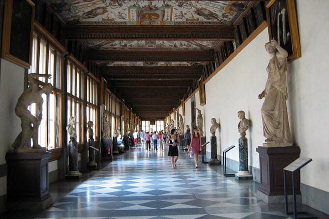 Skip the line: Uffizi small group and walking tour of Florence - Entering Uffizi fast: why the ticket strategy matters