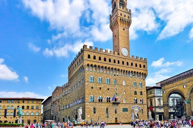 Skip the line: Uffizi small group and walking tour of Florence - Duomo stops: what to look for around Santa Maria del Fiore