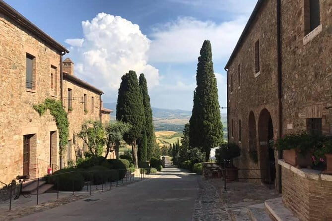 Small group Chianti-side wine tour with Mercedes V class Van - A 5-hour Chianti run from Florence, with Mercedes V logistics