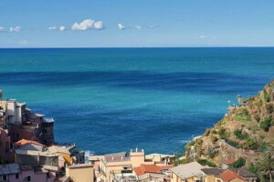 Small Group Day Tour in Cinque Terre and Pisa From Florence - Manarola first: breakfast time and cliffside village wandering