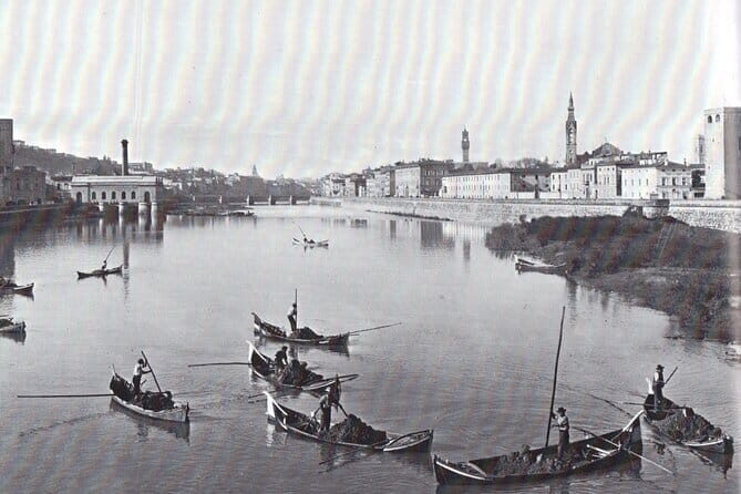 Small Group Discovery Tour of Florence - Ponte Vecchio: the quick walk that feels like a movie set