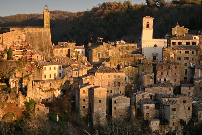 Sorano: its wonders, The Vie Cave and wine cellars - Key highlights at a glance