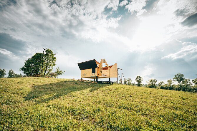 Stellar PicNic: Delight at sunset in the Tuscan countryside - StarsBOX: shepherd-style stargazing with an open roof