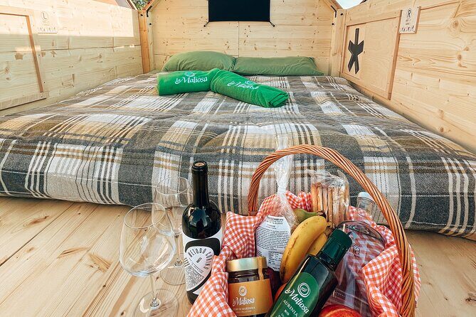 Stellar PicNic: Delight at sunset in the Tuscan countryside - Private by default: why this feels better as a couple’s plan