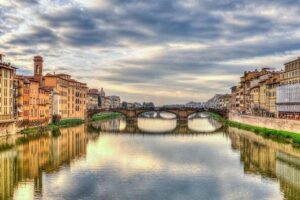 The Best Tour in Florence: Renaissance and Medici Tales - San Lorenzo: where the Medici story becomes real