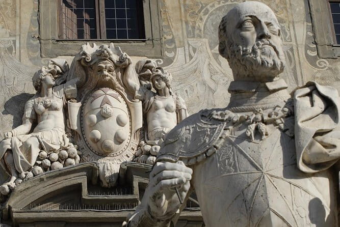 The Medici Family: Lorenzo The Magnificient and the TV movie - Lorenzo the Magnificent and the Medici Pull in Renaissance Florence