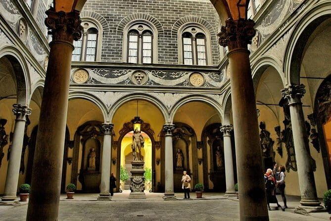 The Medici Family: Lorenzo The Magnificient and the TV movie - Practicalities that matter: timing, meeting point, and weather