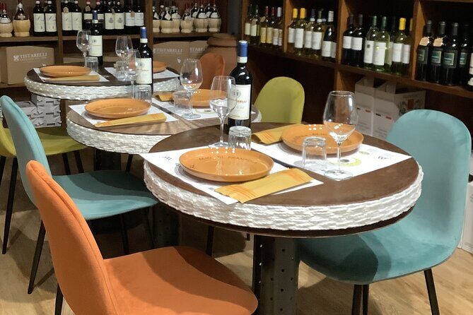 TOUR and TICKETS, VISIT TO THE MILL AND EVO OIL TASTING - EVO tasting in the shop: compare three styles like a pro
