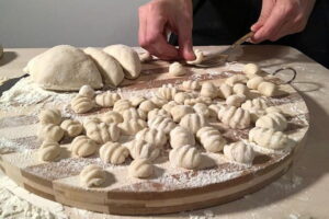 Tuscan Cooking Class in an Art Gallery in Florence - The hands-on rhythm: what the class actually feels like