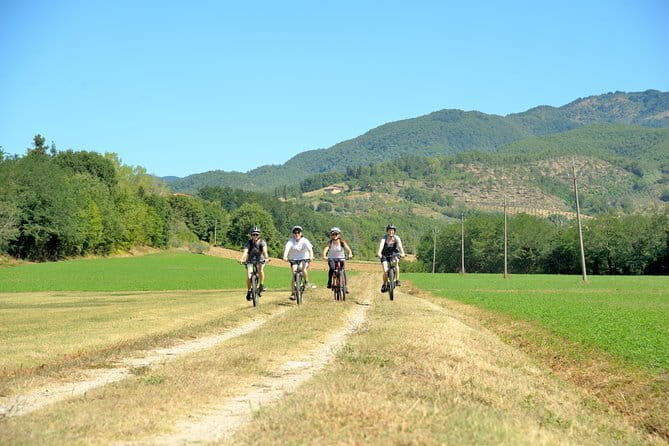 Tuscan countryside bike tour and food tasting - Start at Piazza Giotto, then get rolling fast