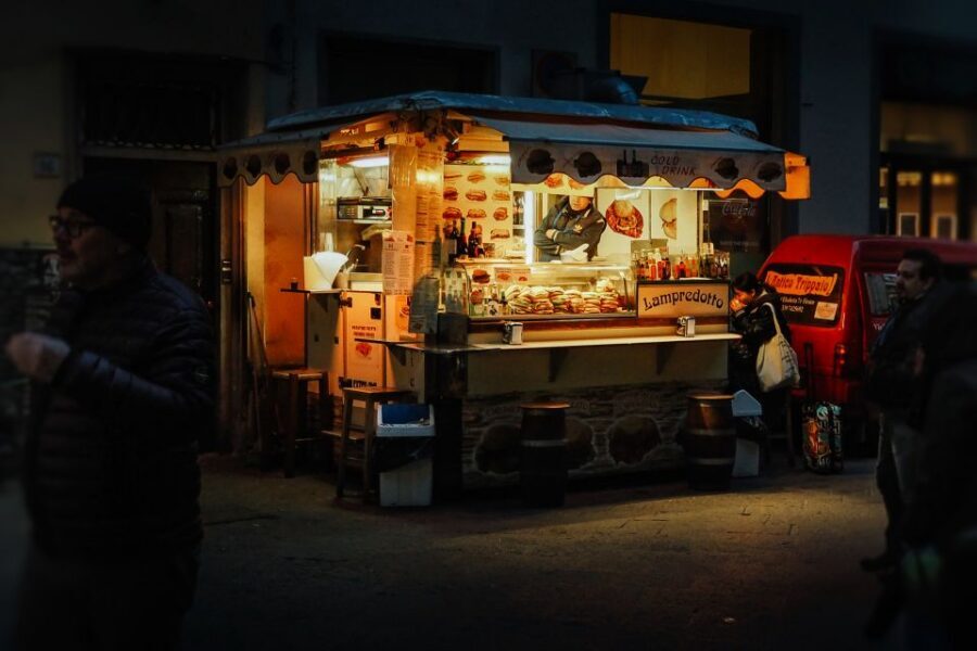 Tuscan Delicious Food Degustation Private Tour - Ponte Vecchio with a guide: the bridge as a stage