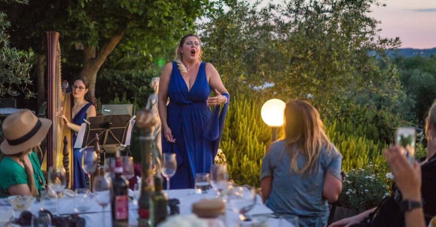 Tuscany: Cooking, Dinner & Live Opera in the countryside - Vineyard and Veggie Garden Walk: What You Can Pick (and When)