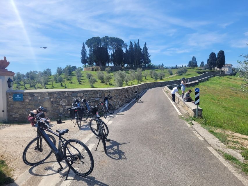 Tuscany Hills Bike Tour with Lunch at farm and Wine Tasting - Stop-by-stop: viewpoint, hills, and the winery visit