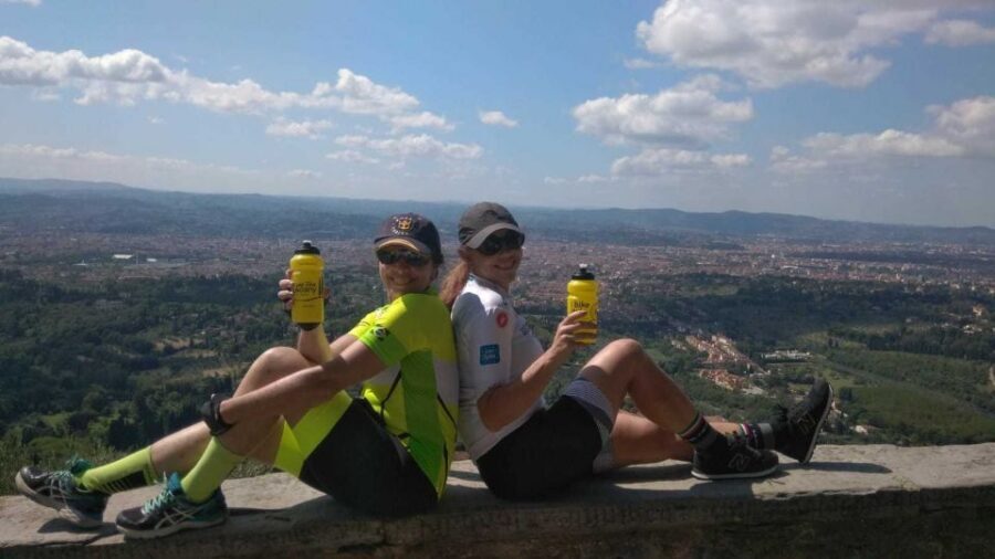 Tuscany Hills Bike Tour with Lunch at farm and Wine Tasting - Small group and guide know-how in English and Italian