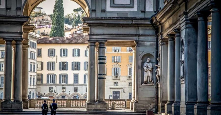 Uffizi Gallery: Guided Tour with Skip-the-Line Entry - Getting To Entrance 3 and Meeting Your My Tour Guide