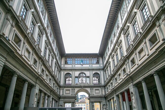 Uffizi Museum & Gallery Tour with Leonardo & Michelangelo Works - Where the tour starts: Piazza della Signoria rendezvous