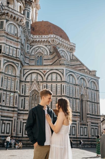 Unique Photographer in Florence - Why a guided photoshoot beats solo selfies by the Duomo