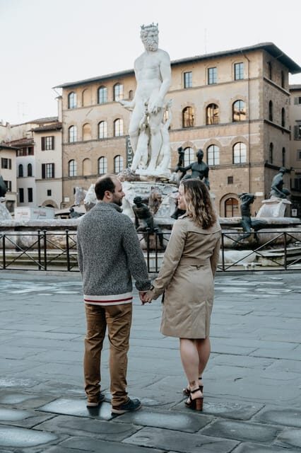 Unique Photographer in Florence - Price and logistics for a $71, 1-hour session: is it worth it?