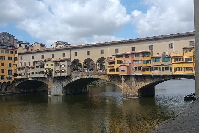 Urban Drawing Workshop in Florence - Mixed art techniques: getting more than a pencil copy