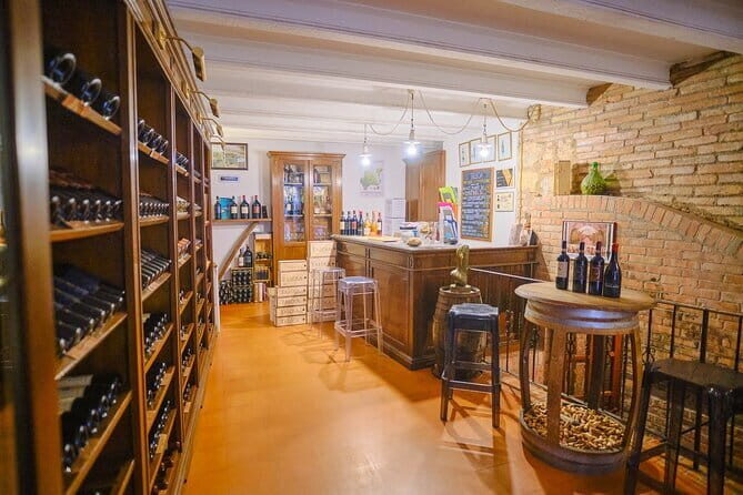 Val d'Orcia private tour: Montalcino, Pienza and Montepulciano - Florence pickup and the Mercedes ride with Wi‑Fi