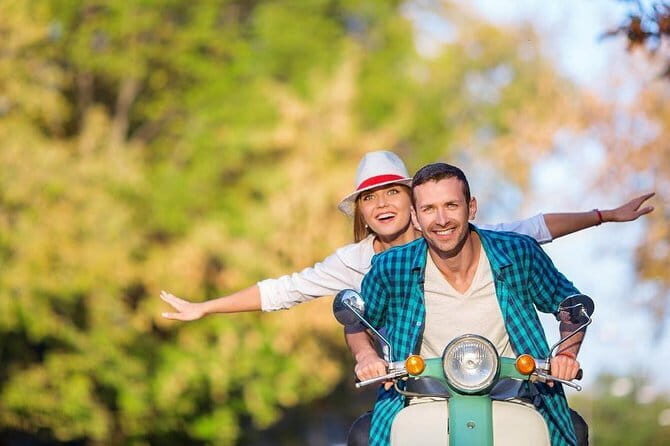 Vespa Motorcycle rental in Florence - Picking up your scooter at Florence Station (Via Ventisette Aprile)