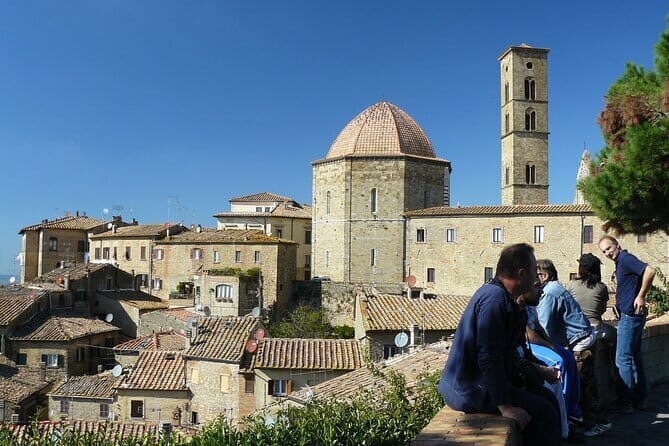 Volterra and San Gimignano: a taste of medieval Tuscany! - Rossi Alabastri Volterra: the free alabaster craft demonstration