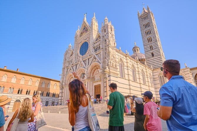 Volterra and San Gimignano: a taste of medieval Tuscany! - San Gimignano’s historic center: towers, atmosphere, and gelato