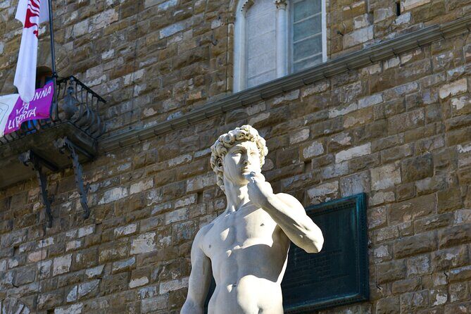 Walking Tour and Wine Experience in Florence - Piazza della Repubblica: Street Energy Without the Guesswork