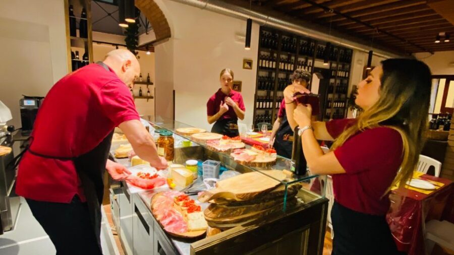Wine Tasting and Paring Class Guided Tour in Florence - What’s on your pairing platter (and why it works)