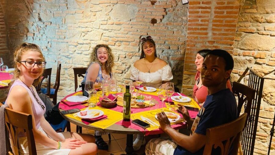 Wine Tasting and Paring Class Guided Tour in Florence - Choosing the right option: Three Types vs Seven Types vs VIP