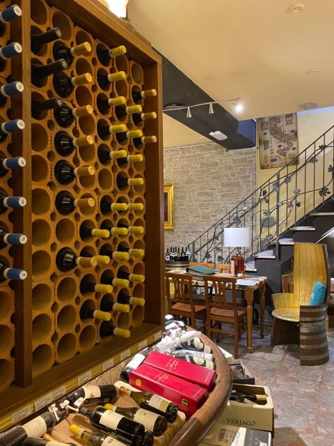 Wine Tasting Experience in Florence city centre - Group size reality in Florence: small and sometimes quiet