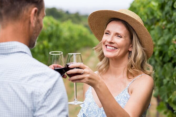 Wineries Tour and Wine Tastings in Chianti Hills from Florence - Getting to Chianti Hills: meeting point, bus comfort, and timing